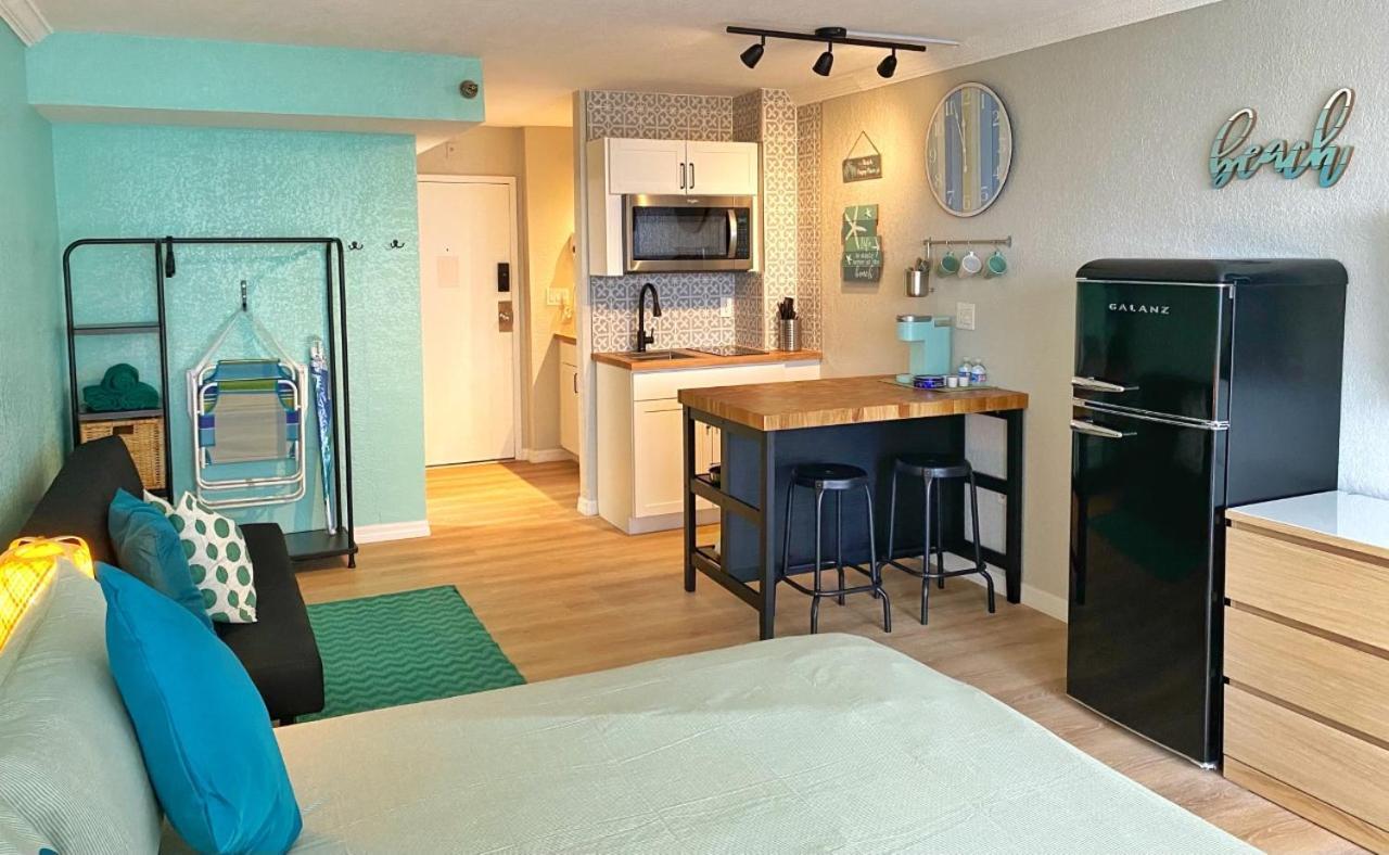 Castaways Resort Studios Daytona Beach Bagian luar foto