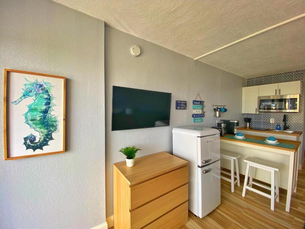 Castaways Resort Studios Daytona Beach Bagian luar foto