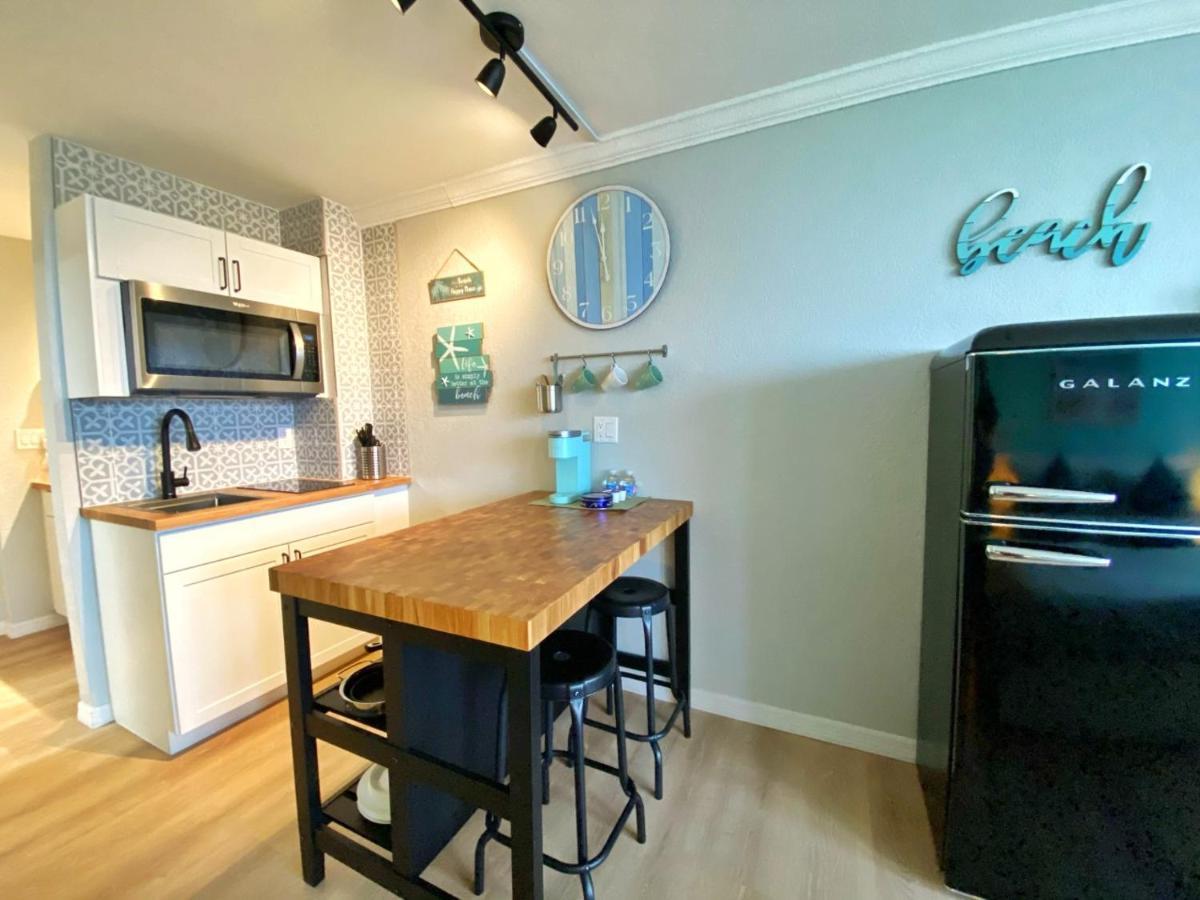 Castaways Resort Studios Daytona Beach Bagian luar foto