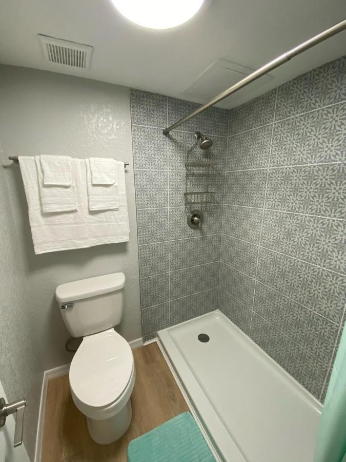 Castaways Resort Studios Daytona Beach Bagian luar foto