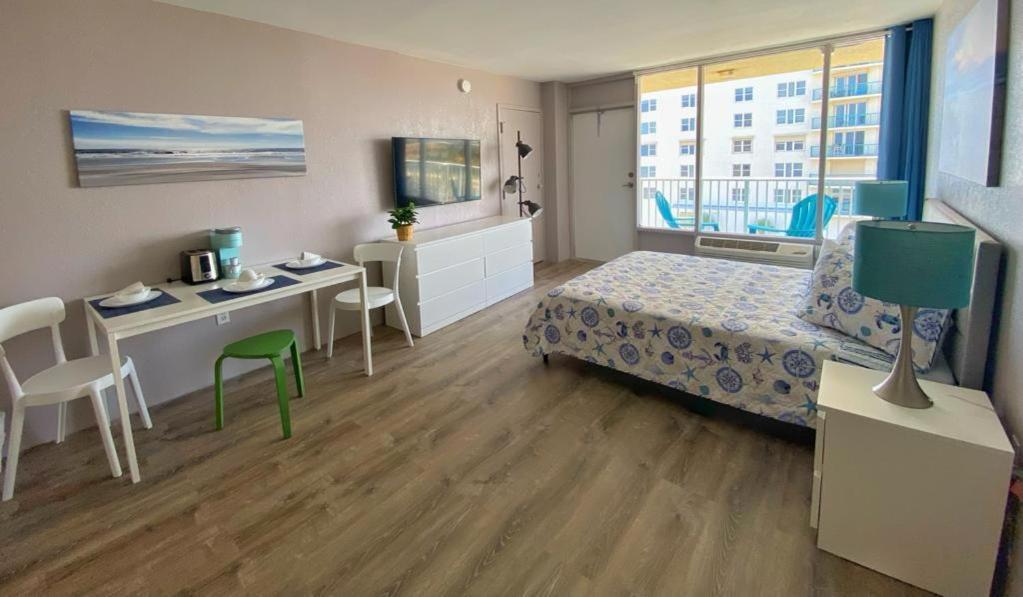 Castaways Resort Studios Daytona Beach Bagian luar foto