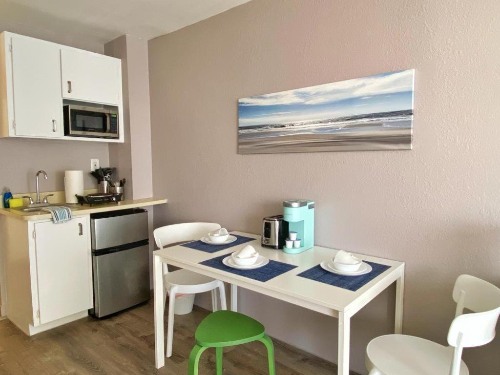Castaways Resort Studios Daytona Beach Bagian luar foto