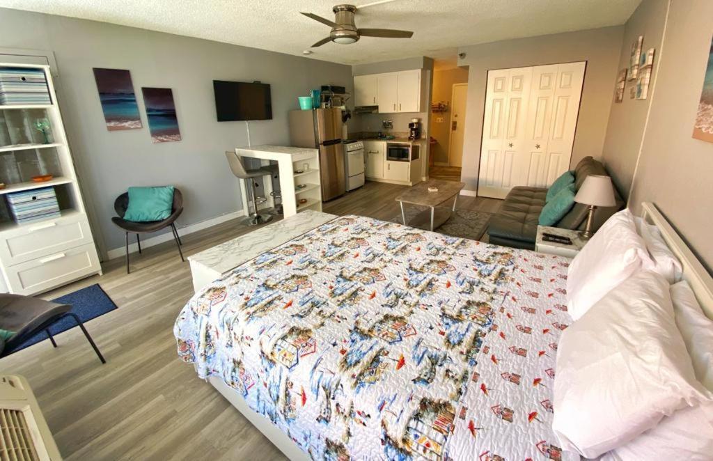 Castaways Resort Studios Daytona Beach Bagian luar foto