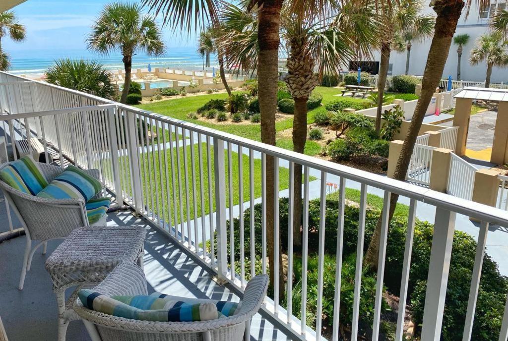 Castaways Resort Studios Daytona Beach Bagian luar foto